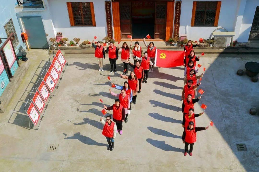 大腿内侧一个部位轻轻一碰就痛怎么回事游戏画面